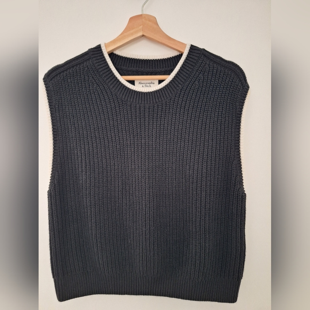 Abercrombie & Fitch Gray Men's Sweater Vest